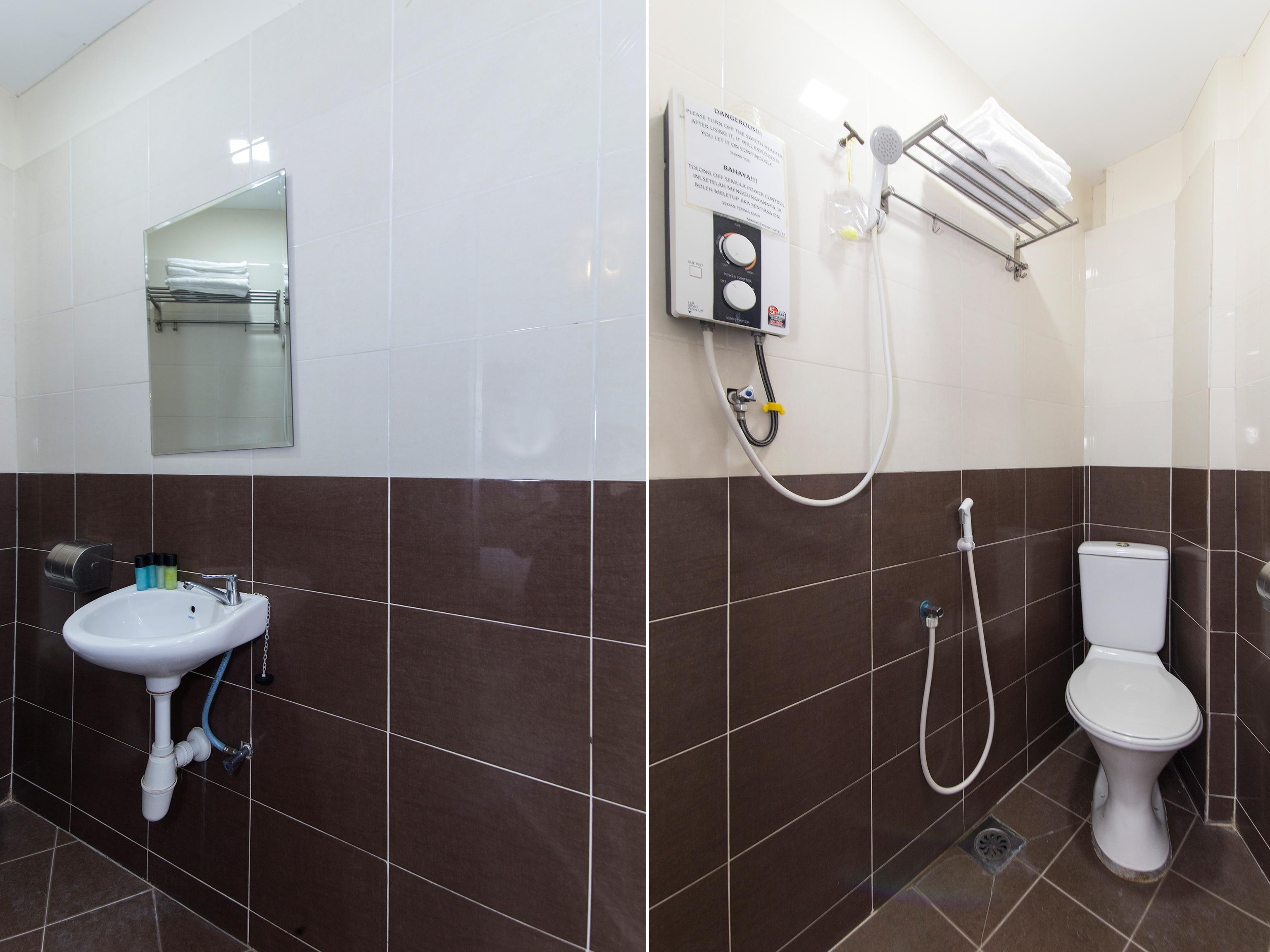Oyo 91130 Hotel 91 Bukit Mewah Каджанг Екстериор снимка