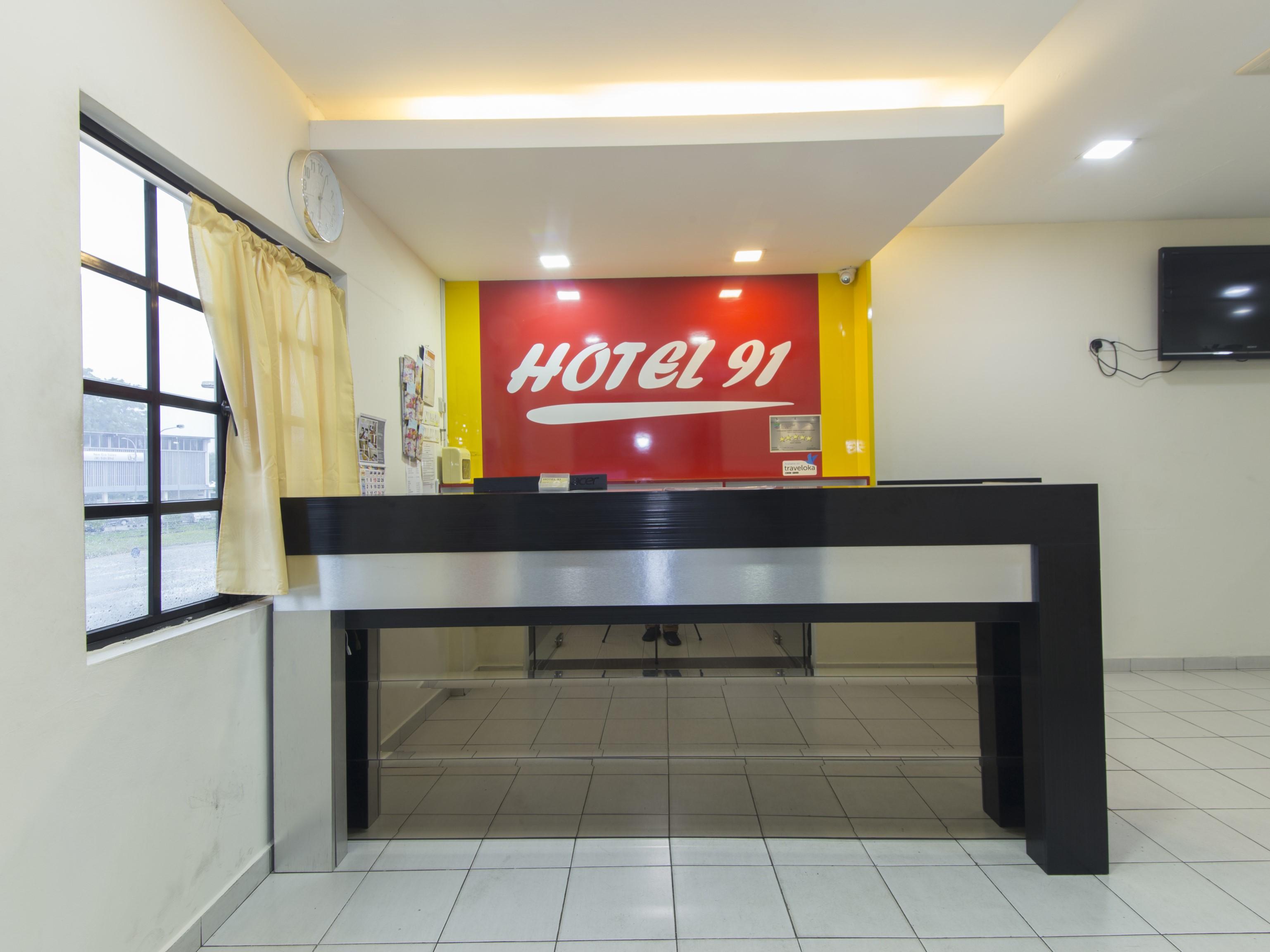 Oyo 91130 Hotel 91 Bukit Mewah Каджанг Екстериор снимка