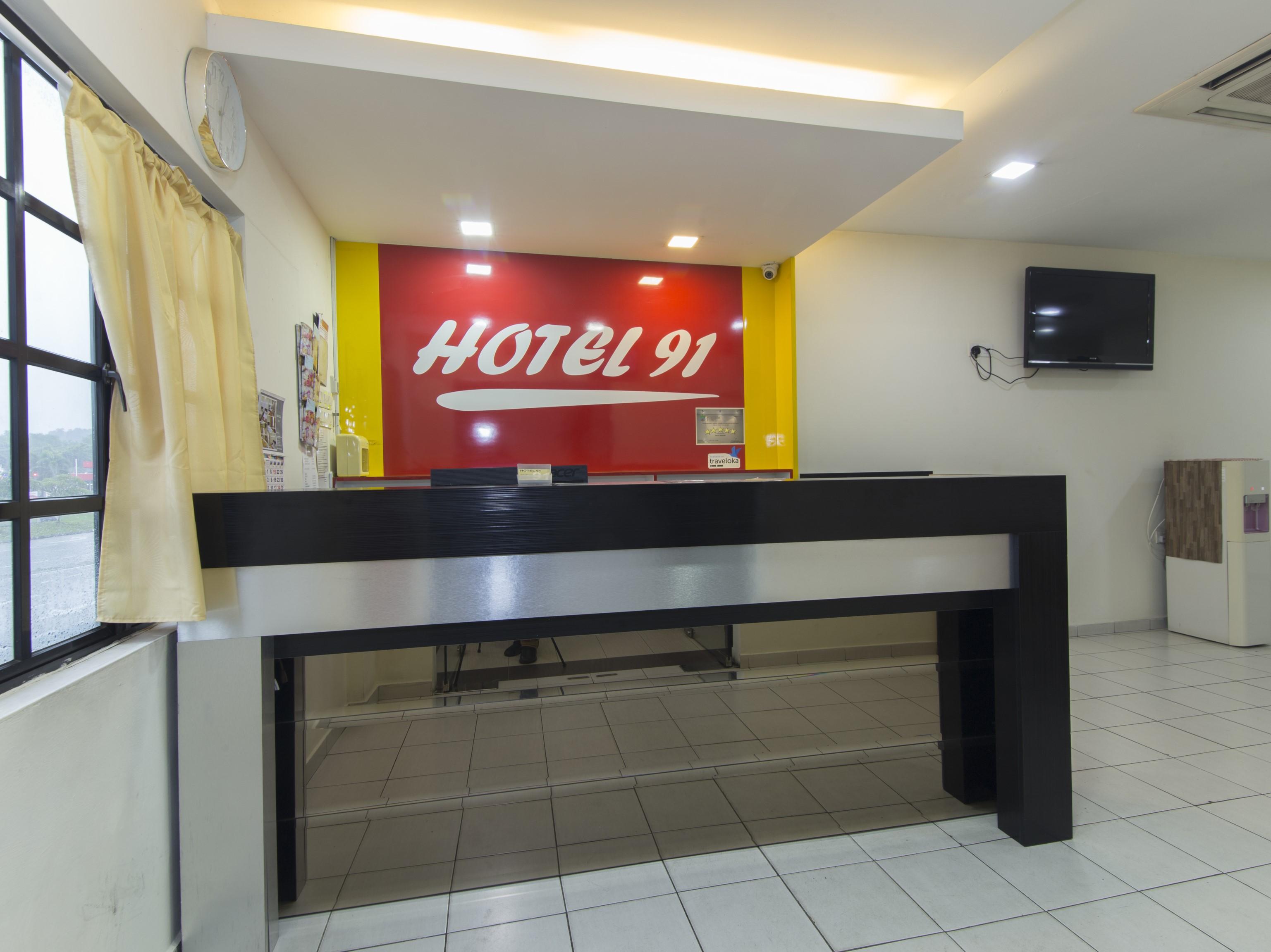 Oyo 91130 Hotel 91 Bukit Mewah Каджанг Екстериор снимка