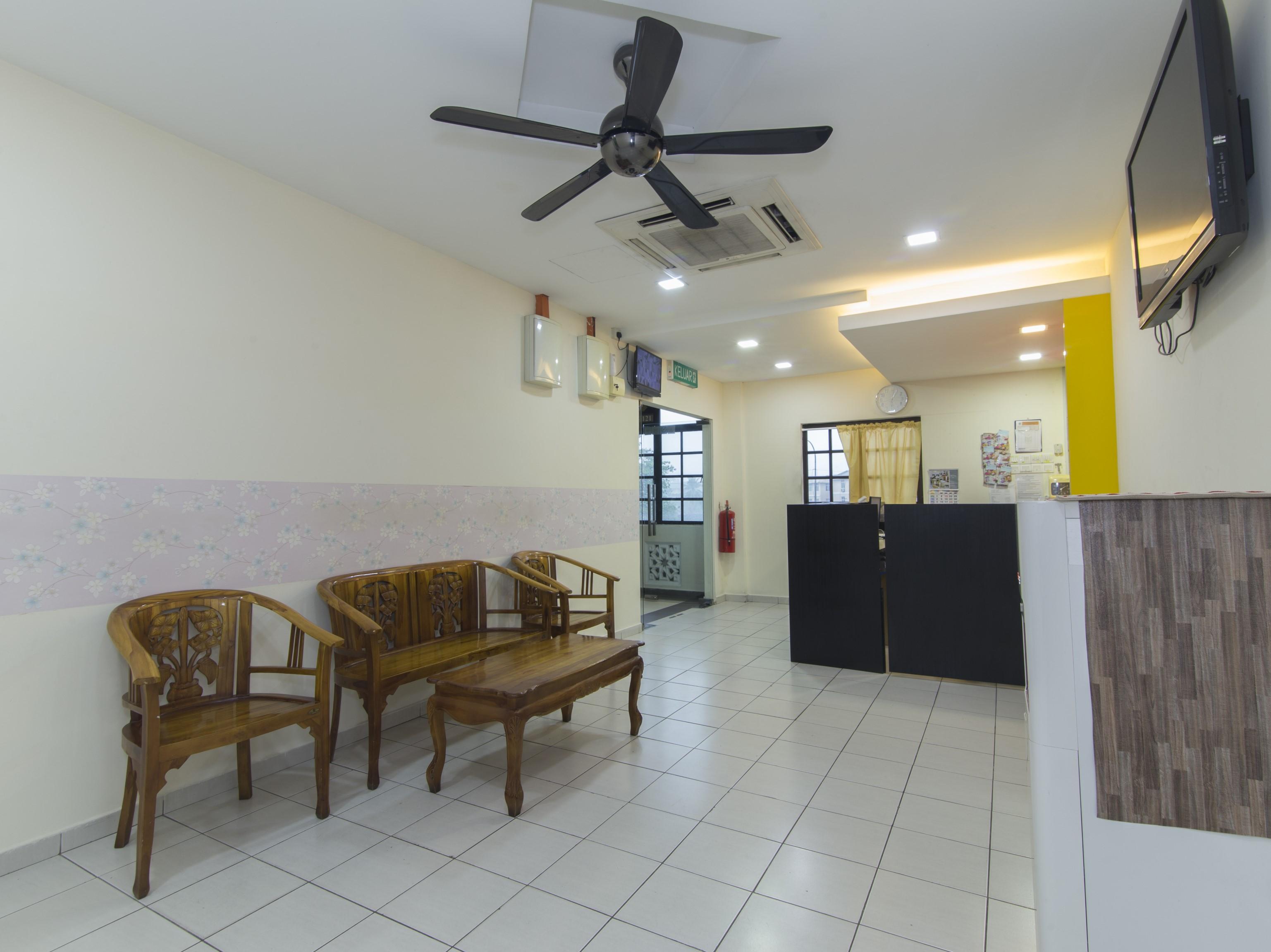 Oyo 91130 Hotel 91 Bukit Mewah Каджанг Екстериор снимка