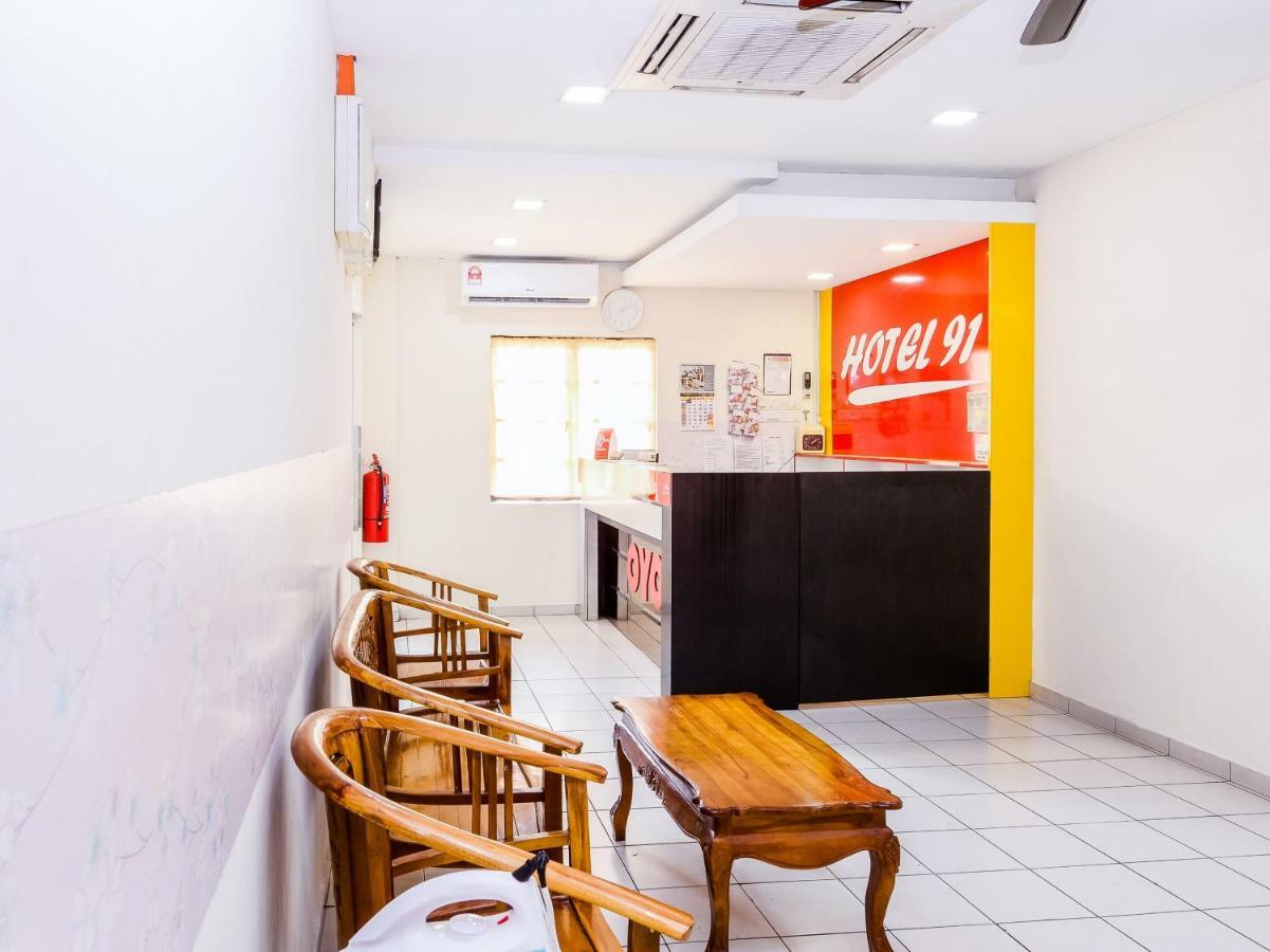 Oyo 91130 Hotel 91 Bukit Mewah Каджанг Екстериор снимка